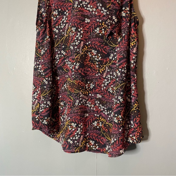 Loft Black Floral Sleeveless Highneck Tank Top size small - Picture 3 of 8